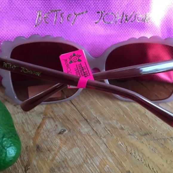 BETSEY JOHNSON Espresso Scalloped UV Sunglasses 18 main image 6
